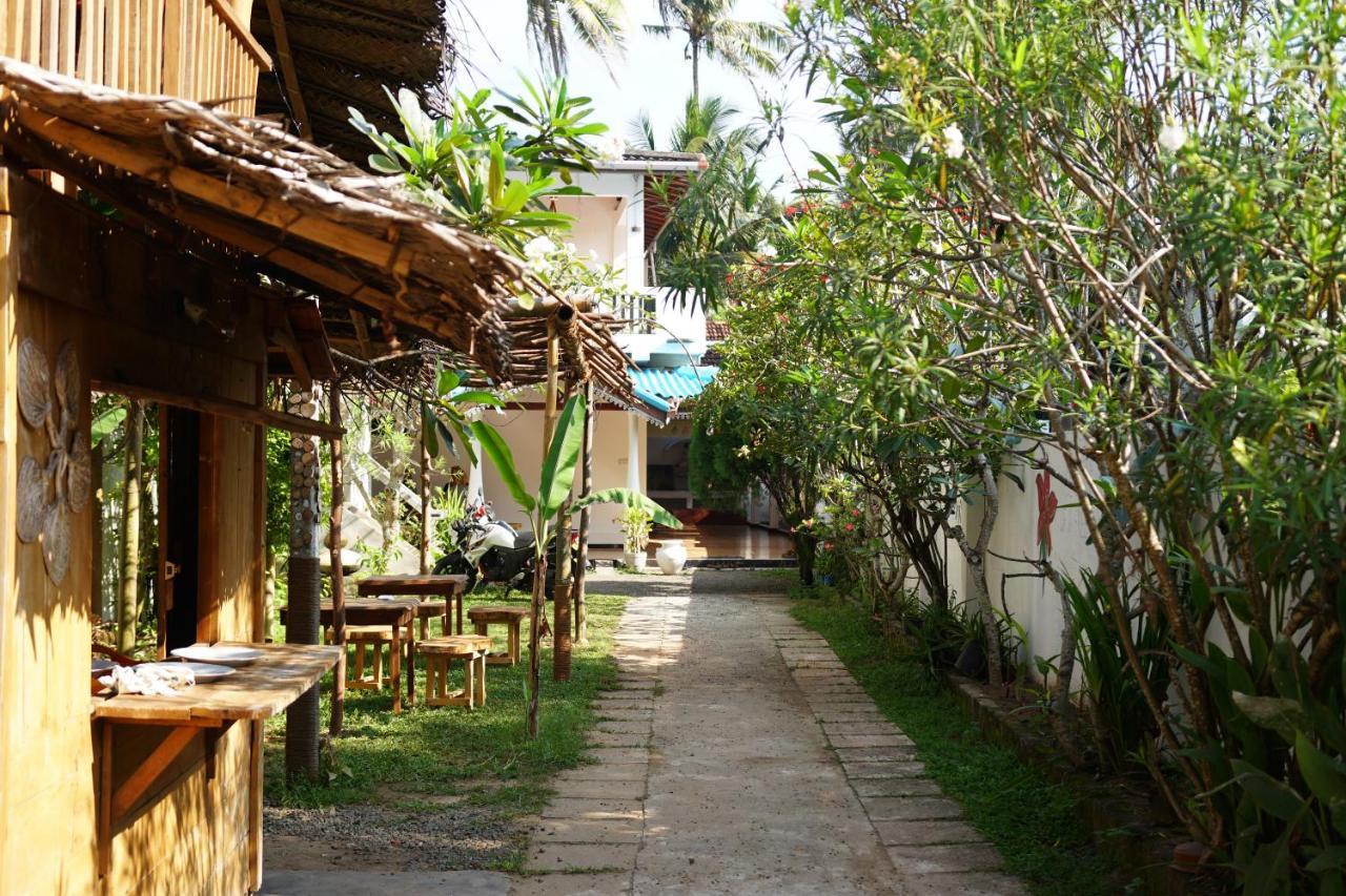 The Soul Inn Kabalana Ahangama Extérieur photo